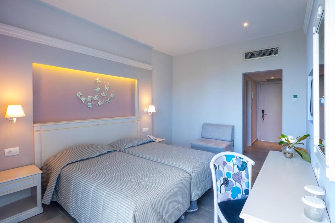 Delfinia Hotel Мораитика Экстерьер фото