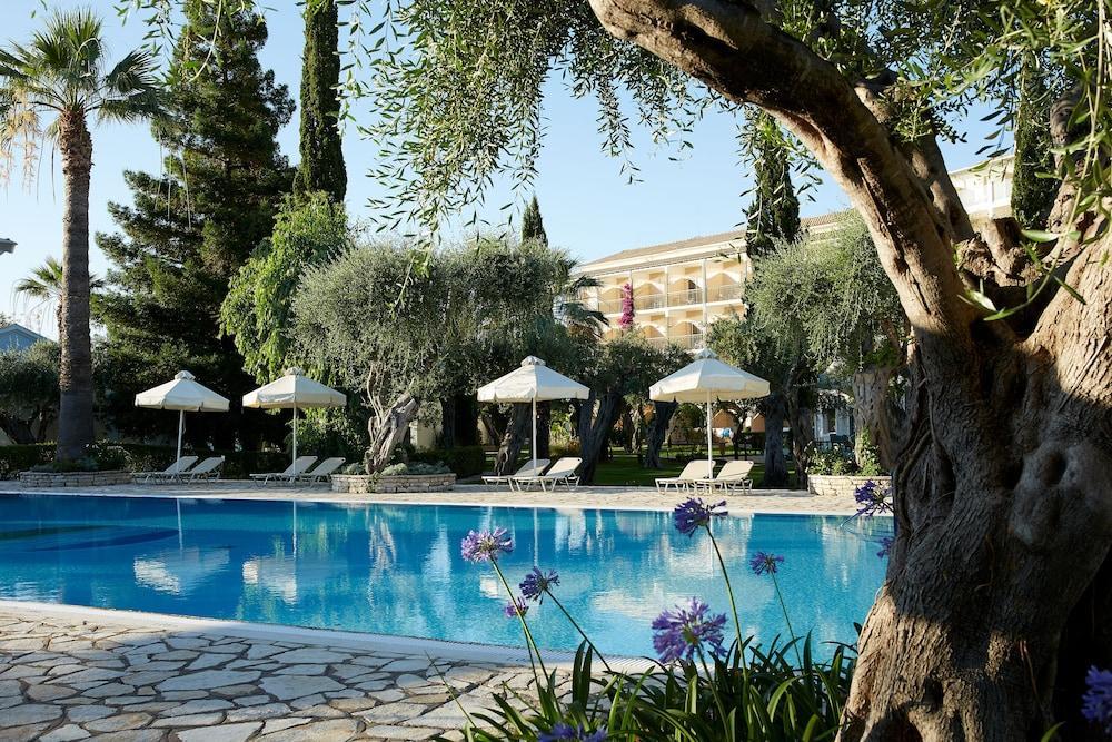Delfinia Hotel Мораитика Экстерьер фото