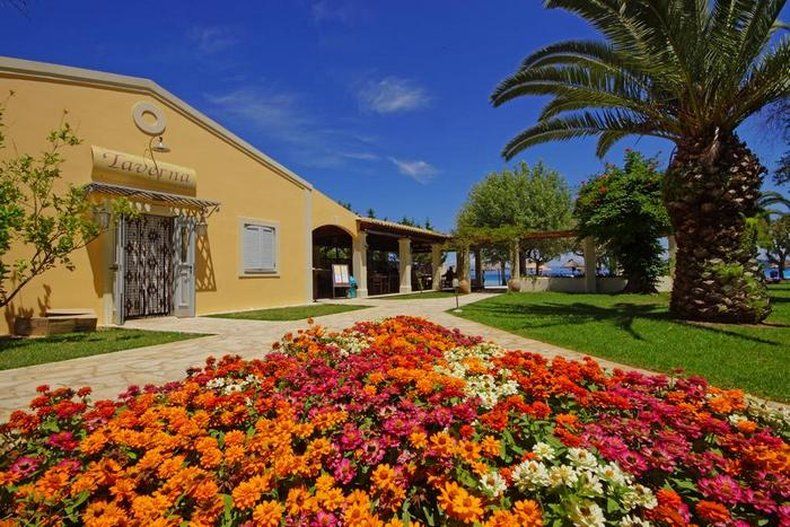 Delfinia Hotel Мораитика Экстерьер фото