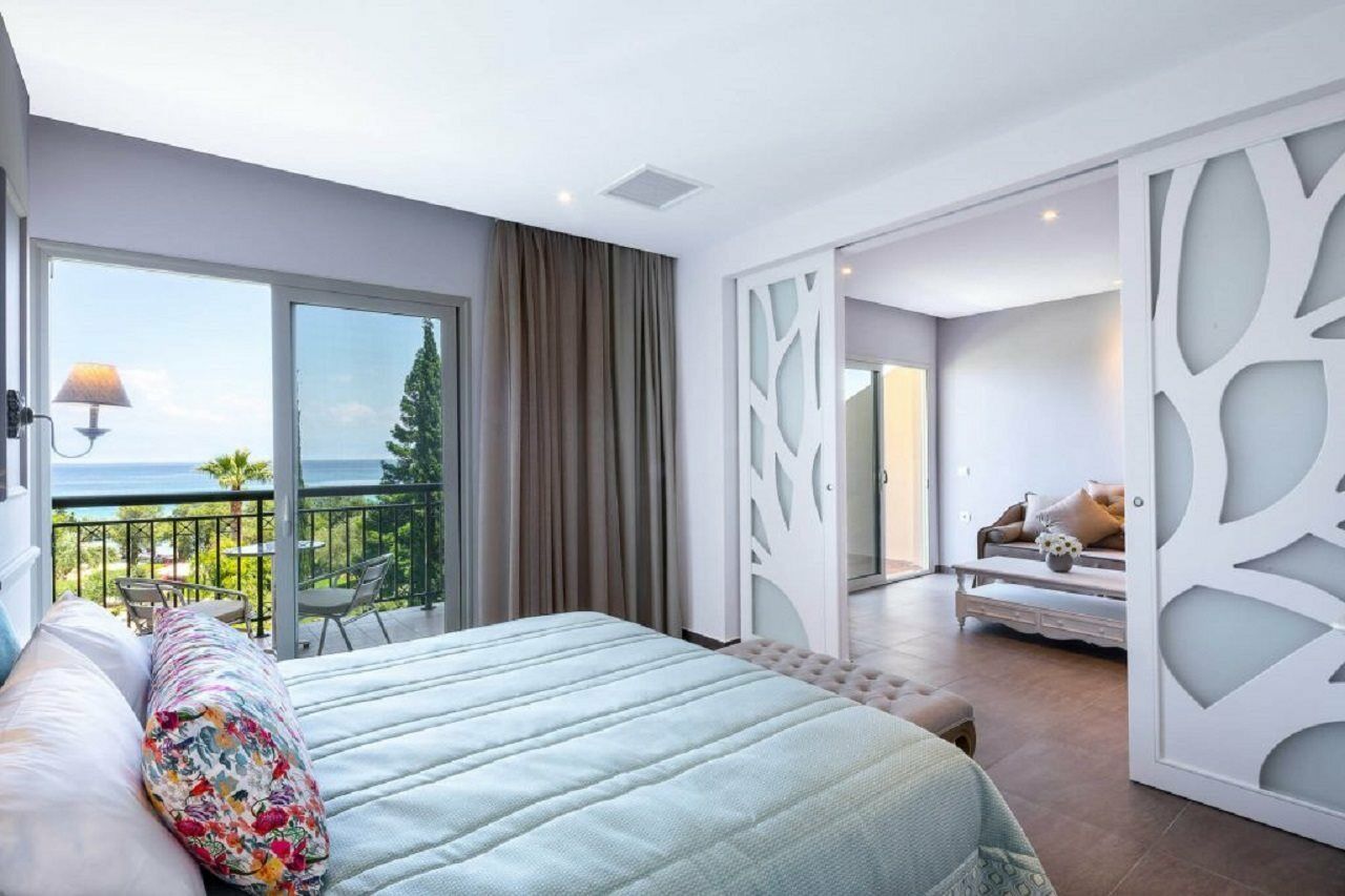 Delfinia Hotel Мораитика Экстерьер фото